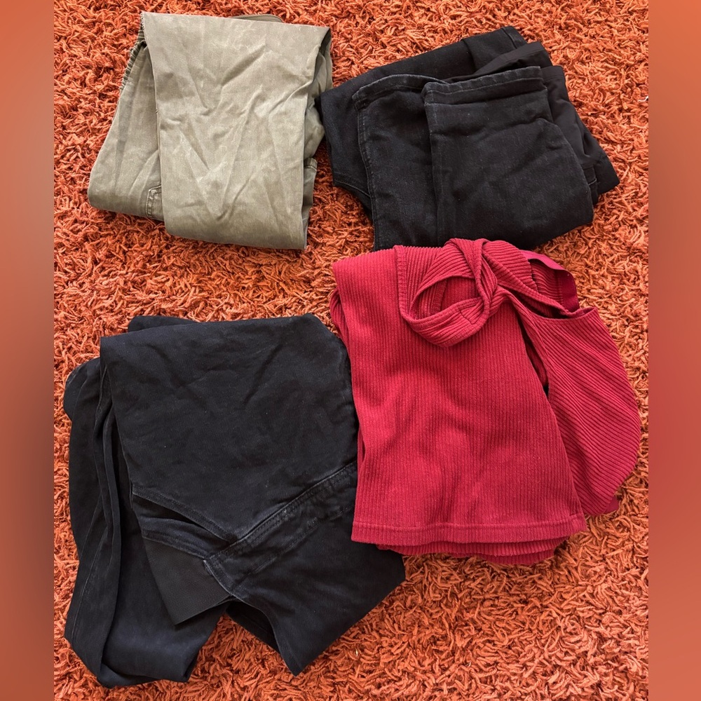 LOT of maternity bottoms: Isabel Maternity, Old Navy, Time & True